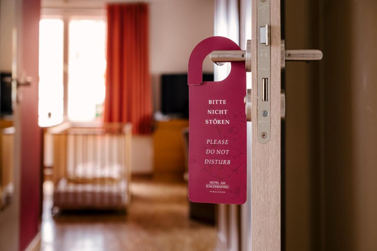 Hotel Am Jungfernstieg 슈트랄준트 외부 사진